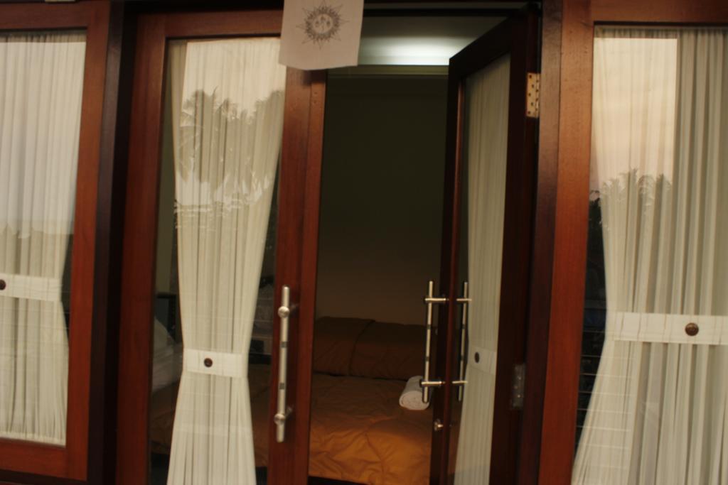 Maemae Beach House Nusa Penida Room photo
