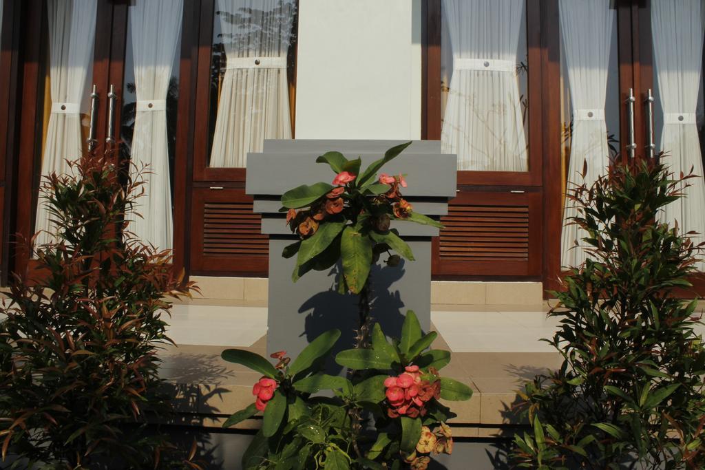 Maemae Beach House Nusa Penida Room photo